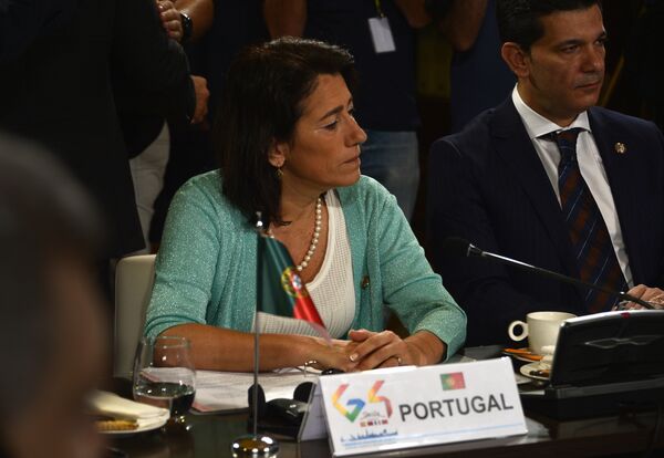 Constança Urbano de Sousa participa de um evento do Arquivo Geral das Índias em Sevilha em 3 de julho de 2017, ainda na qualidade de ministra da Administração Interior de Portugal Constança Urbano de Sousa participa de um evento do Arquivo Geral das Índias em Sevilha em 3 de julho de 2017, ainda na qualidade de ministra da Administração Interior de Portugal - Sputnik Brasil