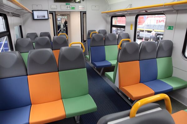 O interior do trem elétrico EP2D da Transmashholding - Sputnik Brasil