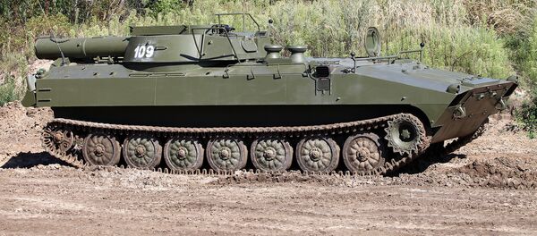 O veículo de desminagem russo UR-77 Meteorit - Sputnik Brasil