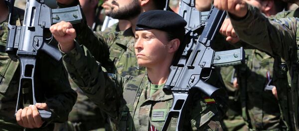 Exército espanhol na Letônia durante manobras da OTAN no Báltico - Sputnik Brasil