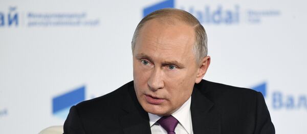 Vladimir Putin discursa na 14ª Sessão do Clube Valdai - Sputnik Brasil