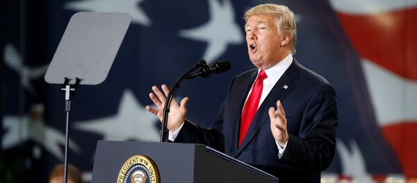 Donald Trump, presidente norte-americano, fala sobre a reforma tributária em Harrisburg, Pensilvânia - Sputnik Brasil
