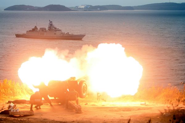 Navios militares russos chegam à Índia para exercícios conjuntos Indra-2019 - Sputnik Brasil