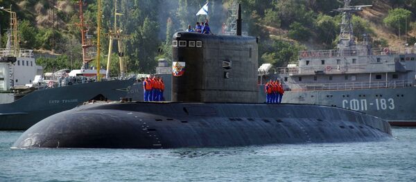 Submarino Krasnodar no porto de Sevastopol - Sputnik Brasil