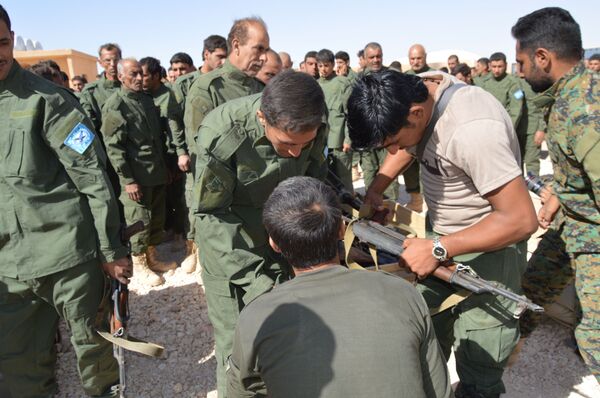 Treinamentos das FDS em Raqqa - Sputnik Brasil