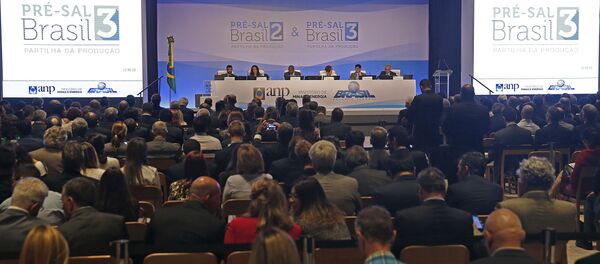 Lances oferecidos por empresas foram até 674% acima do lance mínimo - Sputnik Brasil