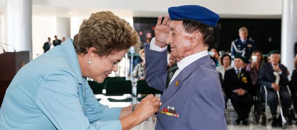 Dilma condecora veteranos brasileiros da 2ª Guerra Mundial - Sputnik Brasil