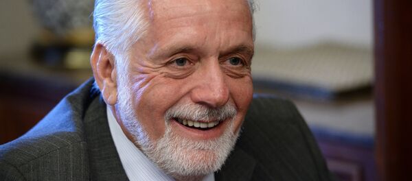 Ministro da Defesa do Braisl, Jaques Wagner, em Moscou no dia 9 de maio de 2015 - Sputnik Brasil