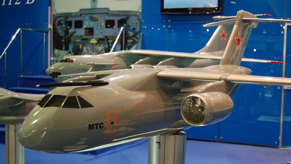 Maquete do avião militar de transporte da classe média MTA, atualmente conhecido como Il-276 - Sputnik Brasil