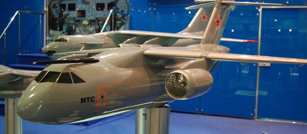 Maquete do avião militar de transporte da classe média MTA, atualmente conhecido como Il-276 - Sputnik Brasil