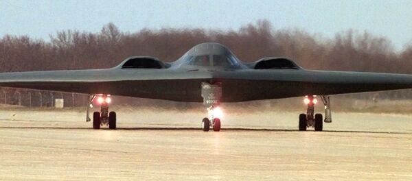 Bombardeiro furtivo norte-americano B-2 na base aérea Whiteman da Força Aérea dos EUA - Sputnik Brasil