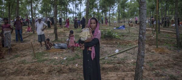 Arifa Begum deixa Mianmar com sua filha de 8 meses - Sputnik Brasil