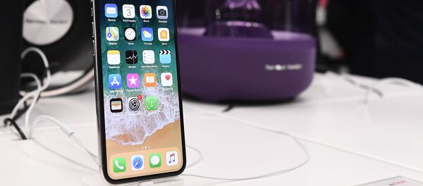 Em Moscou é iniciada a venda do iPhone X na loja oficial na Rússia – re:Store - Sputnik Brasil