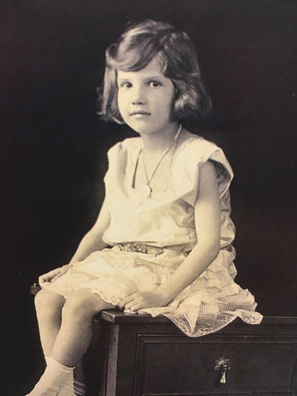 Princesa Ekaterina Romanova na Sérvia quando criança - Sputnik Brasil