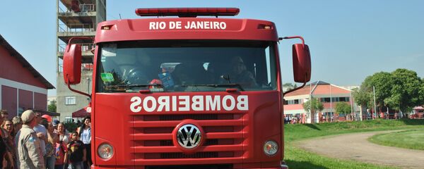 Caminhão do Corpo de Bombeiros do Estado do Rio de Janeiro Caminhão do Corpo de Bombeiros do Estado do Rio de Janeiro - Sputnik Brasil