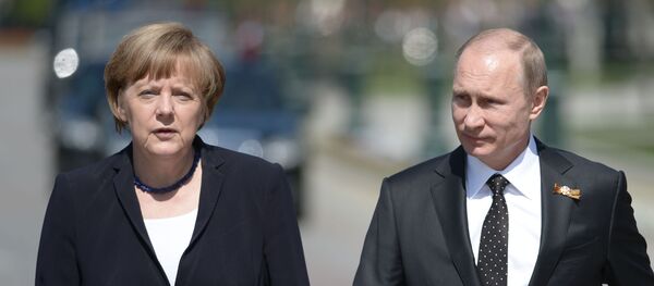 A chanceler alemã Angela Merkel e o presidente da Rússia Vladimir Putin - Sputnik Brasil