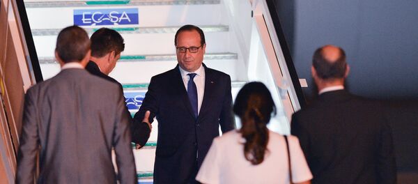 François Hollande chega a Havana, no domingo, 10. - Sputnik Brasil
