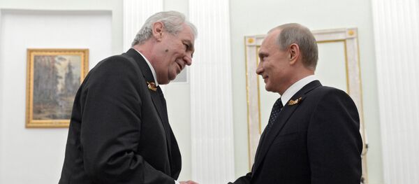 Vladimir Putin, presidente da Rússia, e Milos Zeman, presidente da República Tcheca - Sputnik Brasil