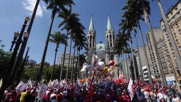 Ato de centrais sindicais toma a Praça da Sé, no Centro de São Paulo - Sputnik Brasil