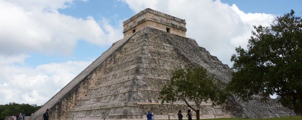 Templo de Kukulcán na cidade antiga de Chichén Itzá, México - Sputnik Brasil