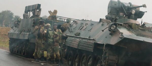 Militares cerca de Harare, capital de Zimbabue Militares cerca de Harare, capital de Zimbabue - Sputnik Brasil