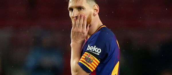 O argentino Lionel Messi em campo contra o Sevilla no último dia 4 de novembro. O argentino Lionel Messi em campo contra o Sevilla no último dia 4 de novembro. - Sputnik Brasil
