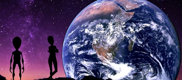 Um extraterrestre e um ser humano perto da Terra (ilustração artística) - Sputnik Brasil