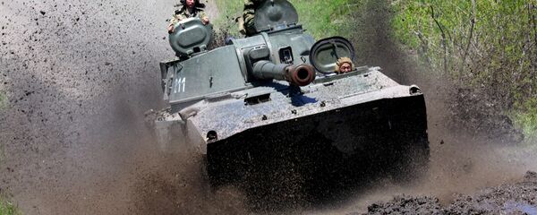 Peça de artilharia autopropulsada Gvozdika - Sputnik Brasil