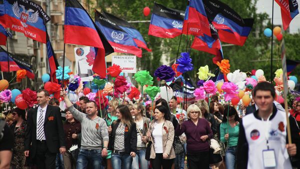 Manifestação de apoio à independência da autoproclamada República Popular de Donetsk em 11 de maio de 2015 - Sputnik Brasil
