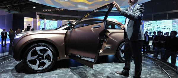 Lada XRAY en una feria en Moscú - Sputnik Brasil