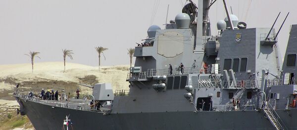 Destróier USS James Williams (DDG-95) da Marinha dos Estados Unidos no canal de Suez - Sputnik Brasil