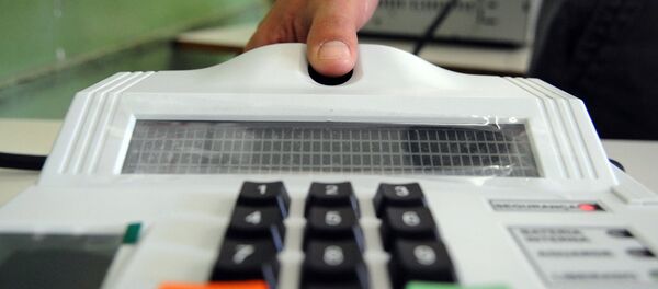 Desistência de Luciano Huck em disputar eleição em 2018 pode abrir espaço para novos outsiders Desistência de Luciano Huck em disputar eleição em 2018 pode abrir espaço para novos outsiders - Sputnik Brasil