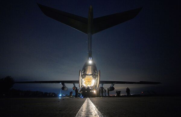 Treinamentos das Tropas Aerotransportadas russas - Sputnik Brasil